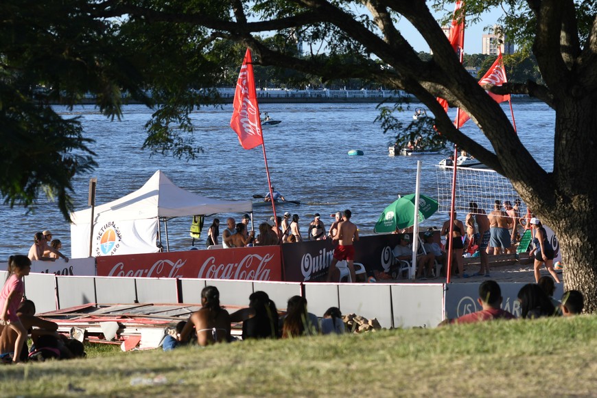 Espacios destinados a actividades recreativas y náuticas en la laguna. Crédito: Malena Rodriguez.