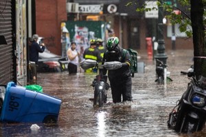 La ciudad advirtió que las fuertes lluvias podrían provocar inundaciones en áreas bajas,