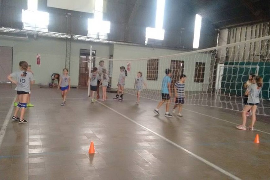 En el ideal, todos los niños y adolescentes deberían tener garantizados los 60 minutos de actividad física diaria. Foto: EL Litoral