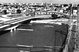 Una postal de la ciudad de mediados de la década del 70.