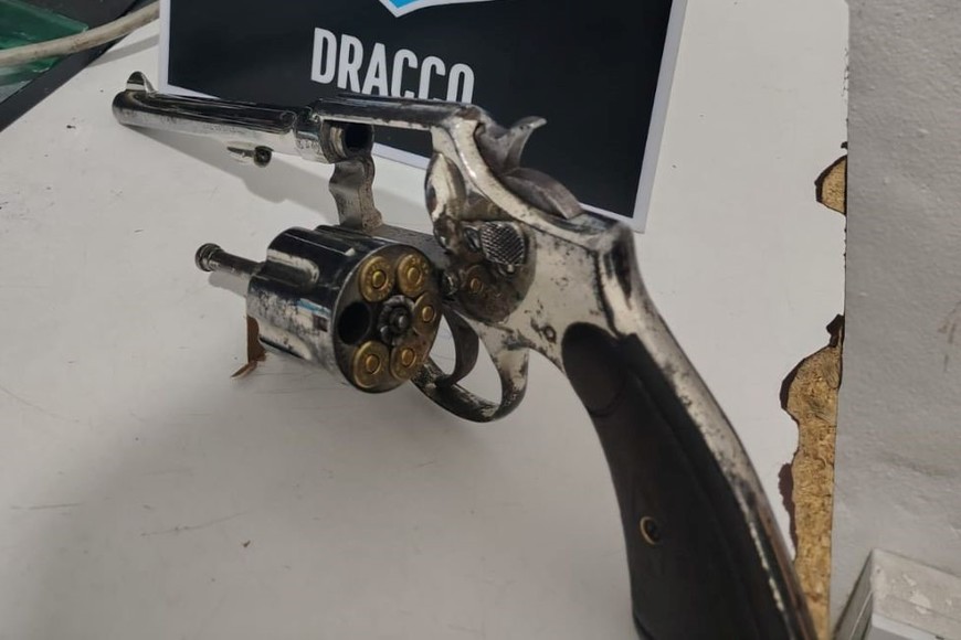 tres aprehendidos persecución colisión enfrentamiento santa rosa de lima arma. Foto: Gentileza