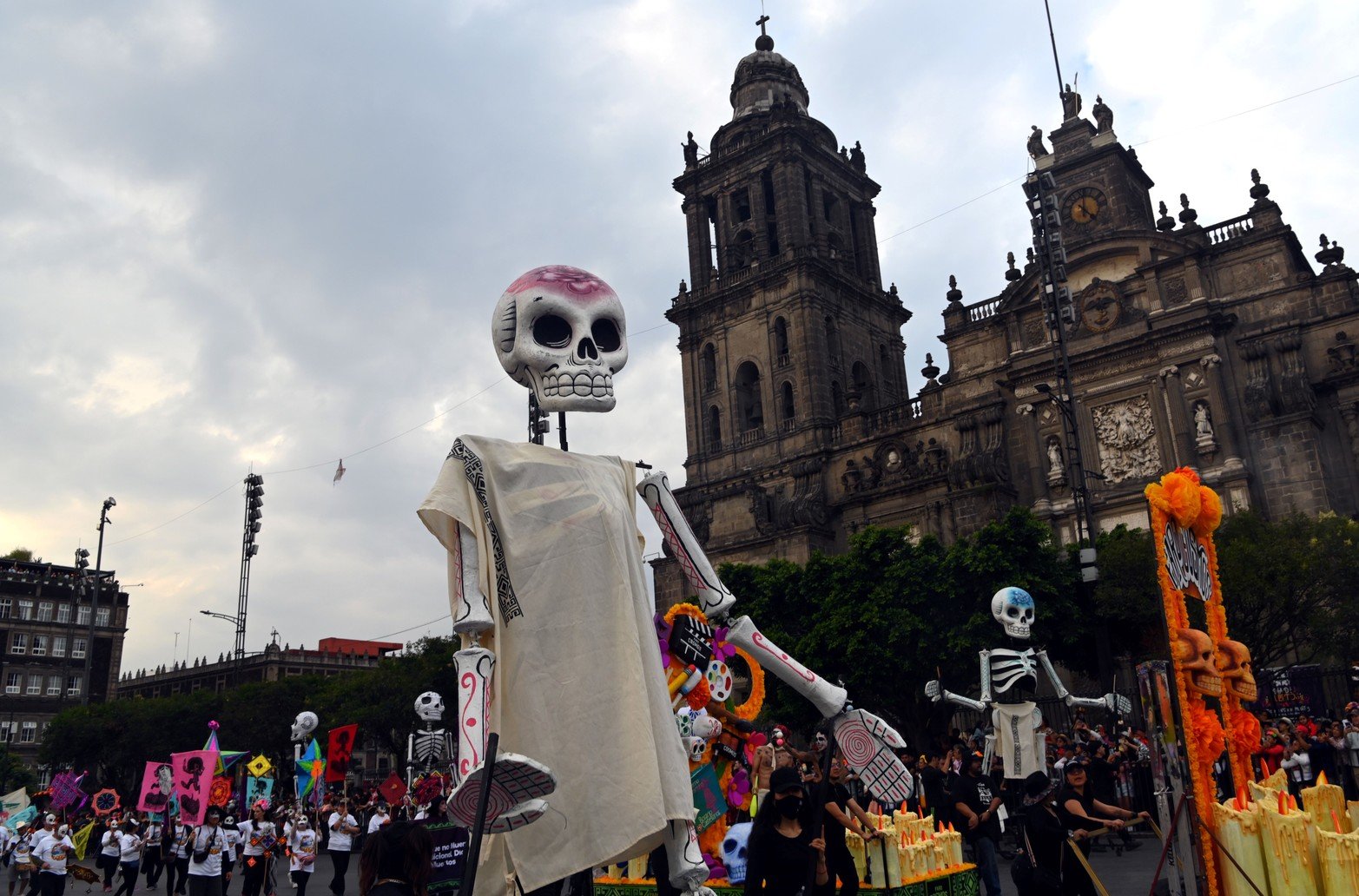 Una instalación artística vista en el Desfile del Día de Muertos, en el centro de la Ciudad de México.