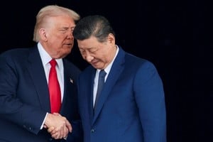 Donald Trump y Xi Jinping al salir del Aeropuerto Internacional de Gimhae. Crédito: REUTERS / Evelyn Hockstein.