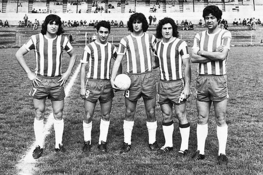 La recordada delantera de Instituto de 1973: Saldaño, Ardiles, Kempes, Beltrán y Willington. Un equipazo.