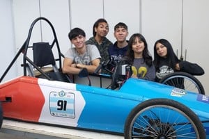 El auto 91, con el que participarán los alumnos, lleva los colores de la bandera de la provincia de Santa Fe.