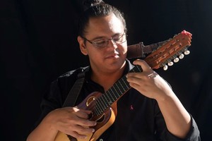 Vilca con el charango. Foto: Gentileza Malu Hábil