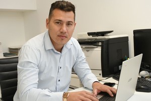 Carlos Perren, gerente de Escobar Santa Fe, hablo sobre la nueva gama Chery Tiggo. Foto: Flavio Raina