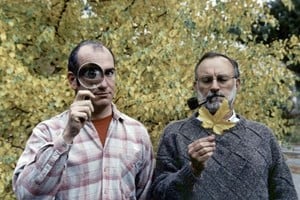 Los investigadores científicos Rodolfo "Willy" Pregliasco y Ernesto Martínez en una curiosa imagen de archivo.