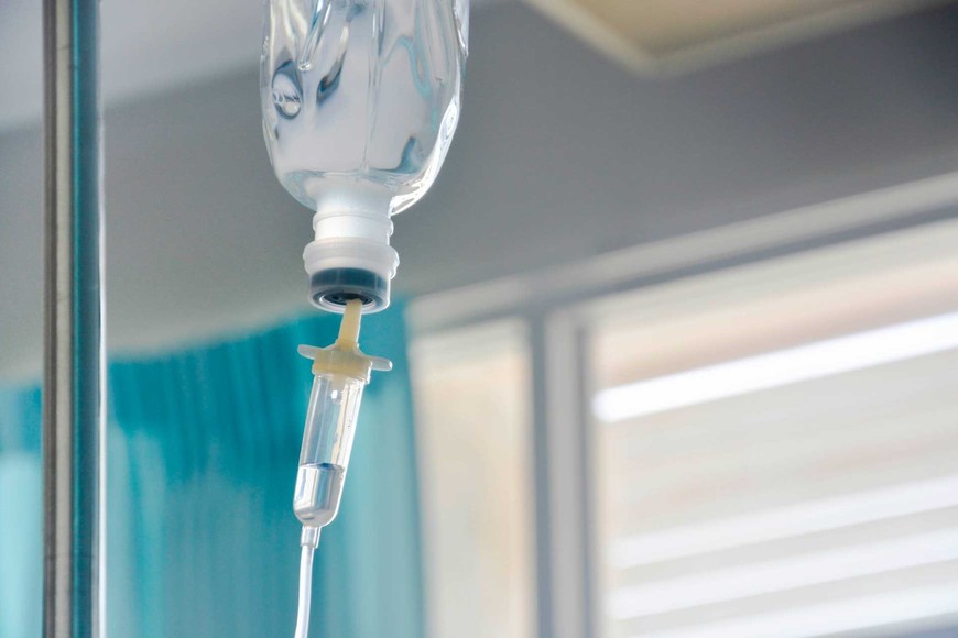 Un lote de suero fisiológico quedó prohibido a la venta.