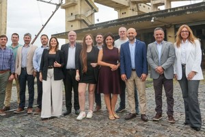 La delegación conoció la infraestructura portuaria y los proyectos que fortalecen la conexión entre ambas provincias.