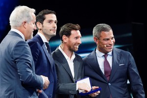 Messi con el alcalde de Miami, Francis Suarez, Jorge Mas, del Inter, y el CEO del ABF, Ignacio Gonzalez-Castro. Reuters.