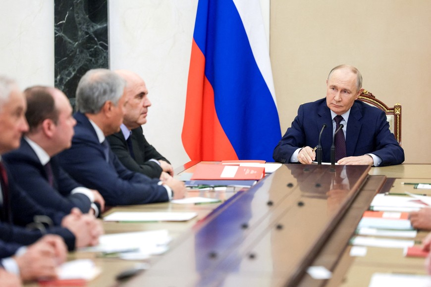 Russian President Vladimir Putin chairs a meeting with members of the Security Council in Moscow, Russia, November 5, 2025. Sputnik/Gavriil Grigorov/Pool via REUTERS ATTENTION EDITORS - THIS IMAGE WAS PROVIDED BY A THIRD PARTY.