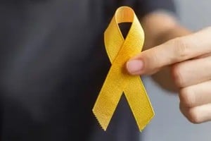 El lazo amarillo simboliza la prevención del suicidio, la asistencia de la salud mental y la solidaridad.