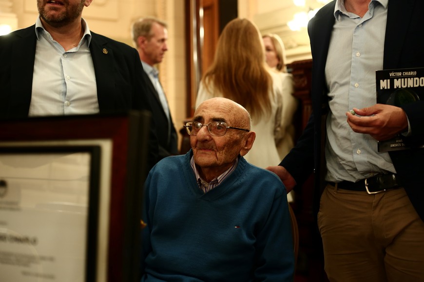 Fábrica de bolitas: el Senado distinguió a Víctor Hugo Chiarlo. Foto: Gentileza