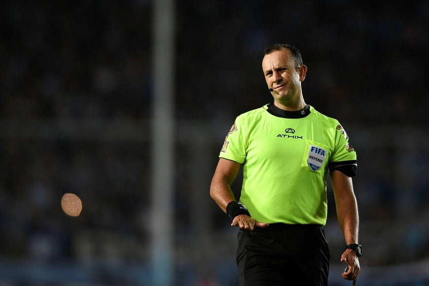 Darío Herrera será el encargado de dirigir el partido entre Unión y Barracas Central este sábado en la avenida.