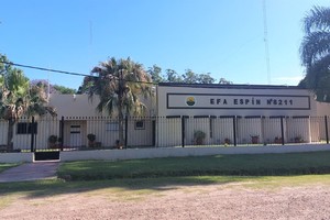 Con más de 30 docentes y 3 asistentes, la institución atiende a 120 alumnos