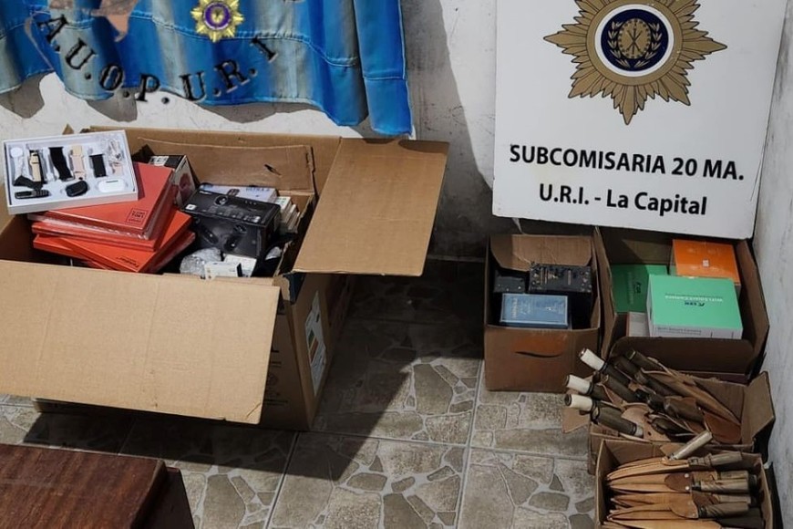 Algunos de los artículos secuestrados por la policía. Foto: El Litoral