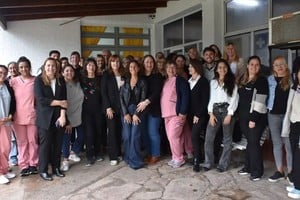 Los equipos de salud provincial y local durante la actividad en el SAMCo