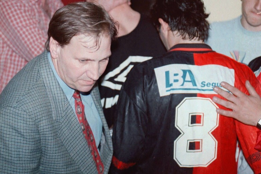 El Gringo Trossero cuando era DT de Colón en el 95-96.