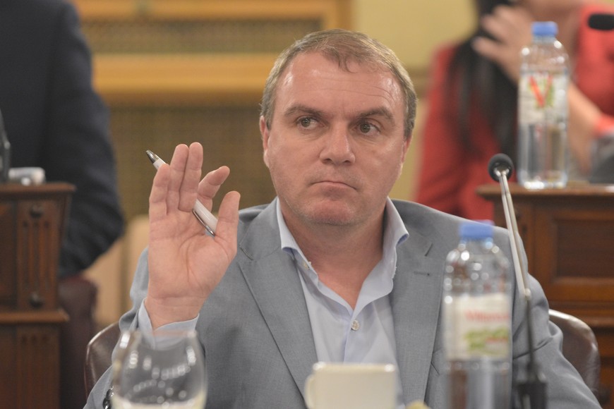 El senador por Garay, Germán Baumgartner, formula inquietudes propias de una evaluación de fondo sobre lo efectivo, o no, que resultaron los controles de velocidad luego de varios años de instalados. Crédito: Luis Cetraro