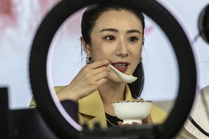 Las regulaciones apuntan a otros aspectos como la promoción de casas de apuestas y actividades compulsivas. Crédito: Qilai Shen/Bloomberg