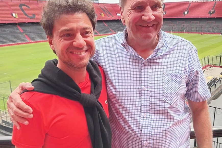 El Gringo Trossero con el biógrafo que lo ayudó a escribir su libro, que fue presentado en Colón.