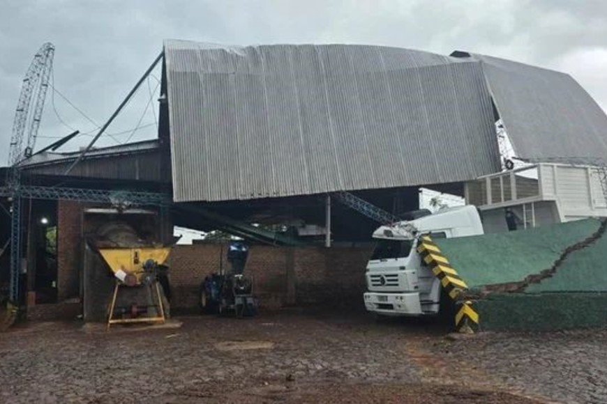 Dos tornados provocaron graves destrozos y daños materiales en la región