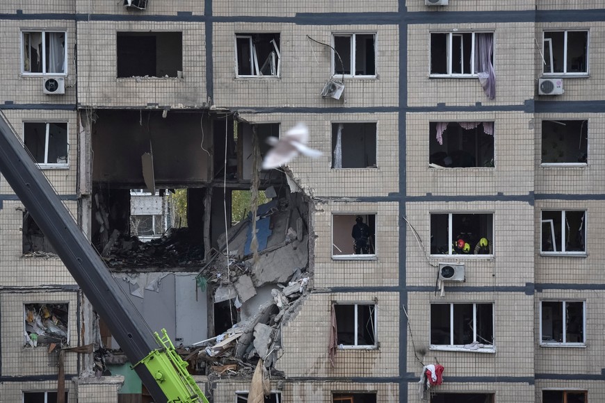 Apartment buildings hit during a Russian drone strike, amid Russia's attack on Ukraine, in Dnipro, Ukraine November 8, 2025. REUTERS/Mykola Synelnykov