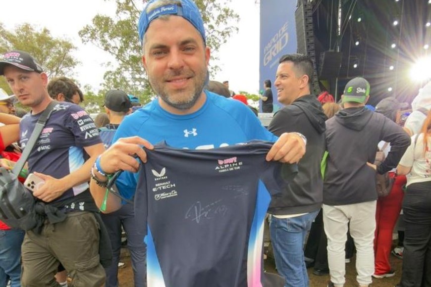 Colapinto con argentinos en el Fan Zone