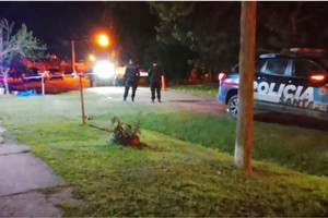 Personal policial trabaja en la escena del suceso. Foto: Gentileza
