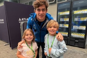 Franco junto a los hijos de Fontana.
