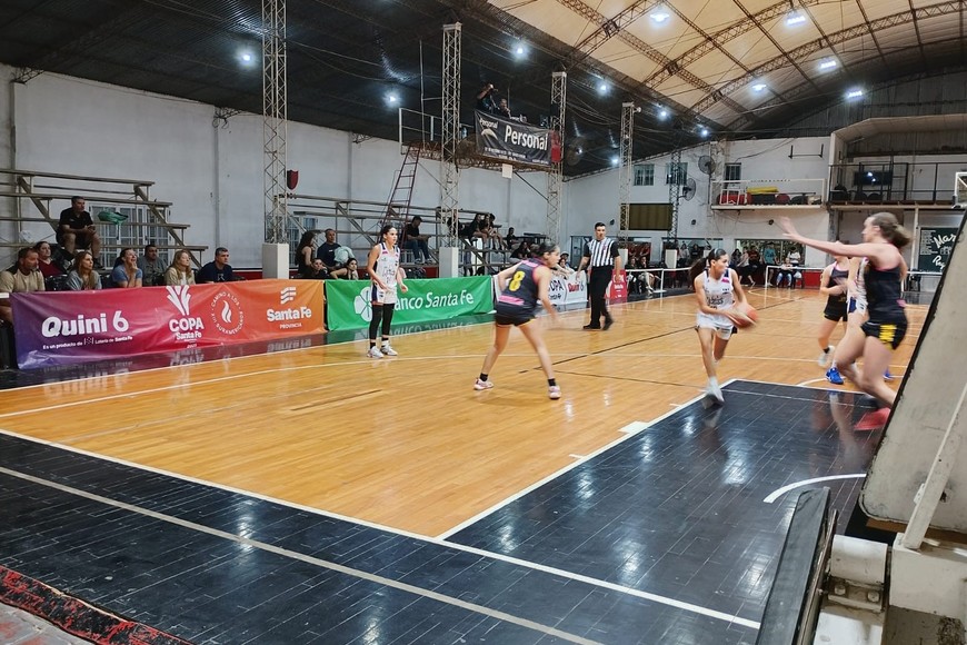 Final del partido: Libertad de Sunchales 31 - Alumni de Rosario 55. Campeón Alumni de Rosario
