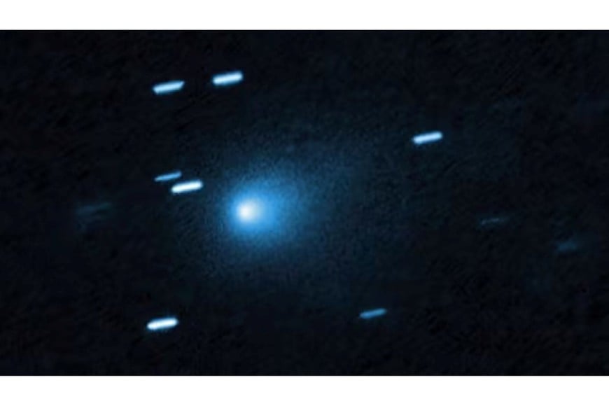 Primera foto que tomó el Telescopio Hobble del asteroide 3I/ATLAS el 21 de julio.