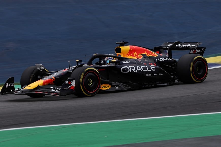 Formula One F1 - Sao Paulo Grand Prix - Autodromo Jose Carlos Pace, Sao Paulo, Brazil - November 9, 2025
Red Bull's Max Verstappen in action during the race REUTERS/Amanda Perobelli