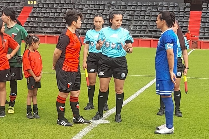 Colón hizo historia: el fútbol femenino pisó el Brigadier López