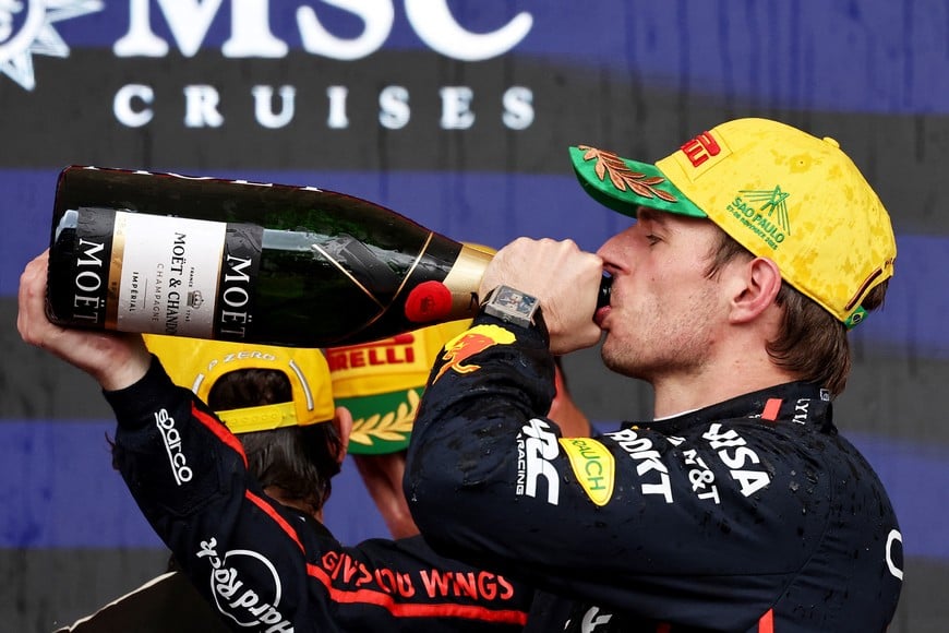 Formula One F1 - Sao Paulo Grand Prix - Autodromo Jose Carlos Pace, Sao Paulo, Brazil - November 9, 2025
Red Bull's Max Verstappen celebrates on the podium after finishing third in the Sao Paulo Grand Prix REUTERS/Amanda Perobelli