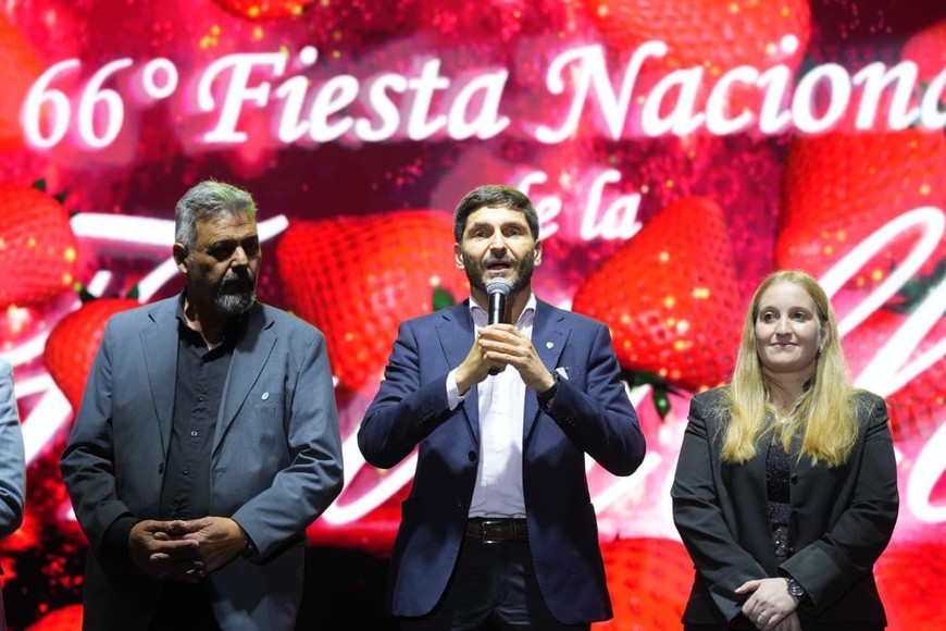 El gobernador participó de la Fiesta Nacional de la Frutilla.
