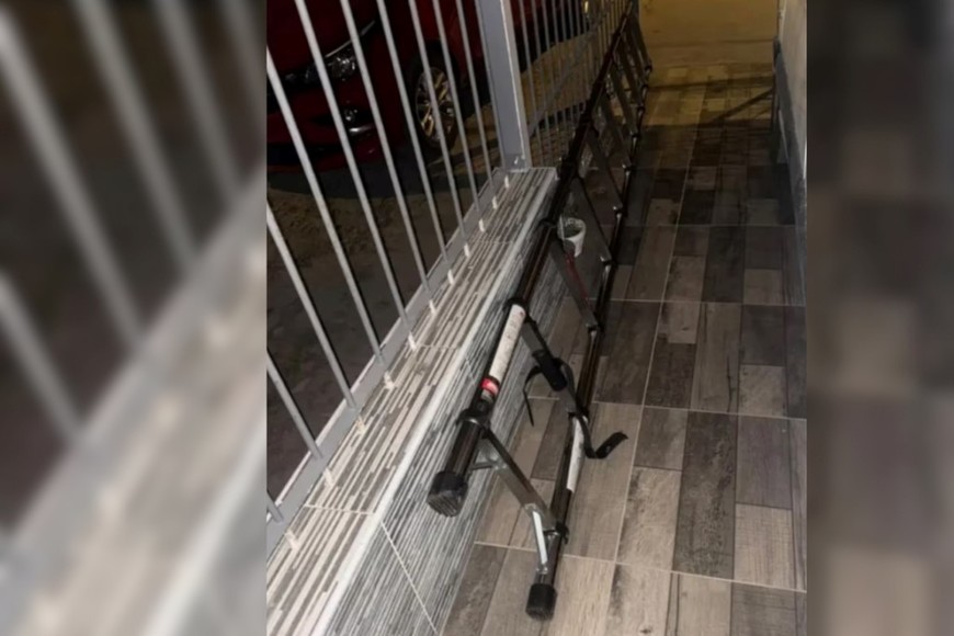 Los delincuentes ingresaron por la ventana a la habitación donde descansaba su padre.