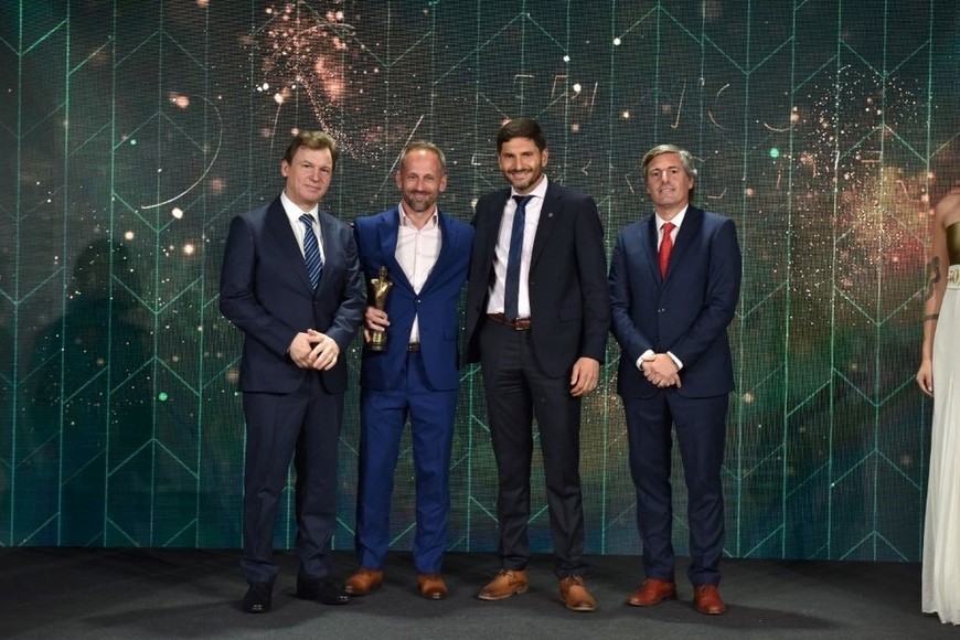Martín Prez, CEO de Pilay, recibió el Brigadier por “Administrador de Fondos Inmobiliarios” junto a Pullaro, Caputto y Cabo. Foto: Special