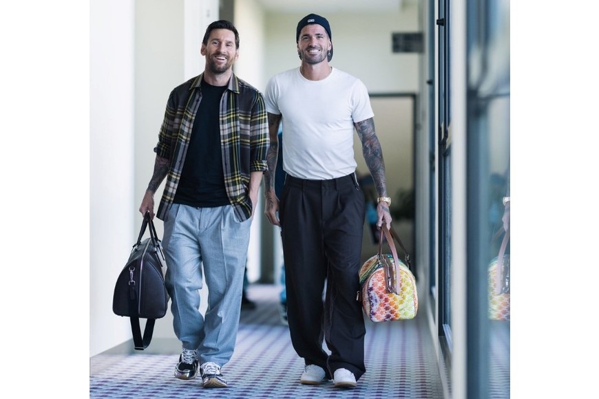 El arribo de Messi y De Paul desde Miami. Crédito: AFA