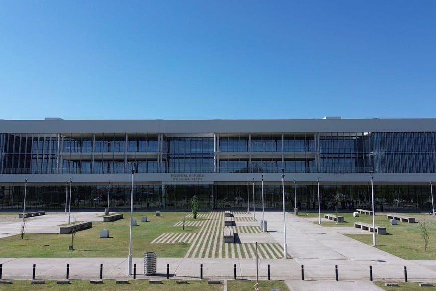 La inversión en obras y equipamiento supera los 53.000 millones de pesos para brindar una atención de mayor complejidad a más de 450 mil santafesinos.