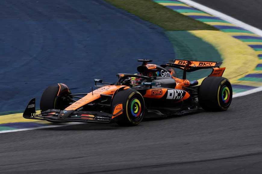 Formula One F1 - Sao Paulo Grand Prix - Autodromo Jose Carlos Pace, Sao Paulo, Brazil - November 9, 2025
McLaren's Oscar Piastri in action during the race REUTERS/Amanda Perobelli