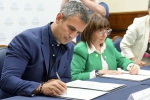 Menem y Bullrich coordinan la estrategia legislativa de cara a las sesiones extraordinarias.