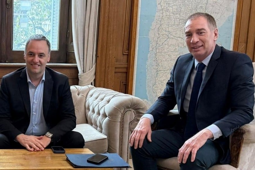 Santilli y Adorni, nuevos ejes del gobierno