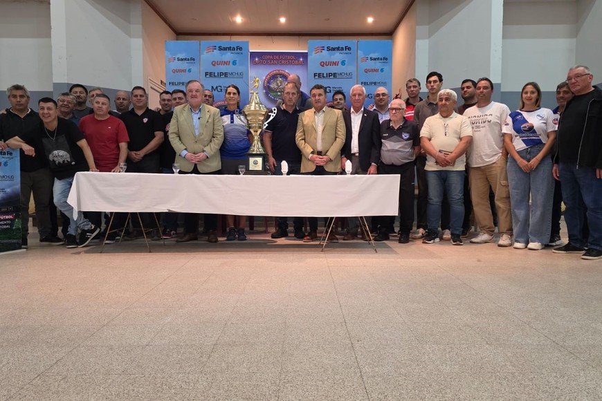 El senador confirmó que “por primera vez, el club que resultó campeón de la Copa de Oro, Sportivo Suardi, va a representar a nuestra región en la Copa Santa Fe Fútbol”.