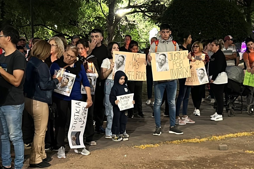 Familiares, amigos y allegados marcharon este lunes. Crédito: Radio Rafaela