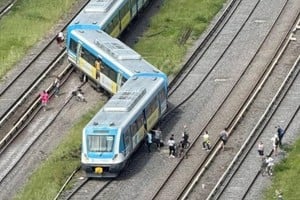 Tren Sarmiento descarrilado