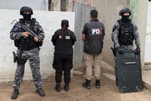 Personal especializado de la Unidad Regional XV colaboró para realizar la irrupción. Foto: El Litoral