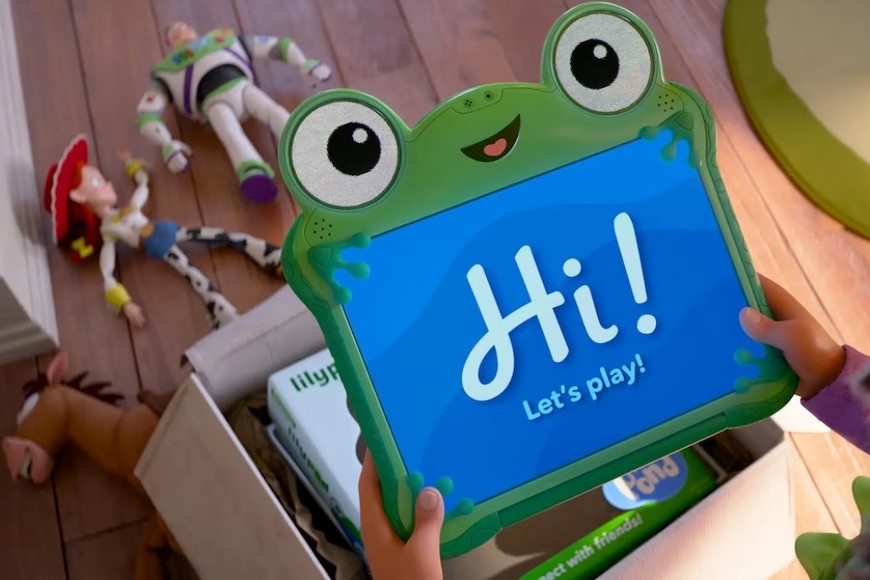 Lilypad, el juguete tecnológico con forma de rana, marca el eje del conflicto.