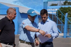 En la reunión participaron el intendente Leonardo Viotti, el ministro de Obras Públicas de la Provincia de Santa Fe, Lisandro Enrico, y funcionarios de distintos niveles del Estado.